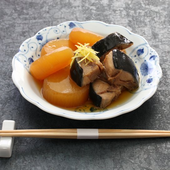 Тушкований дайкон