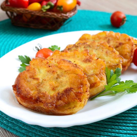 Мʼясні гнізда з ананасами та сиром