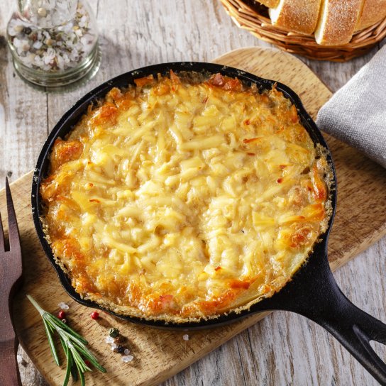 Картопляна запіканка в сковороді