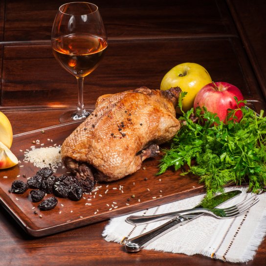 Качка з чорносливом