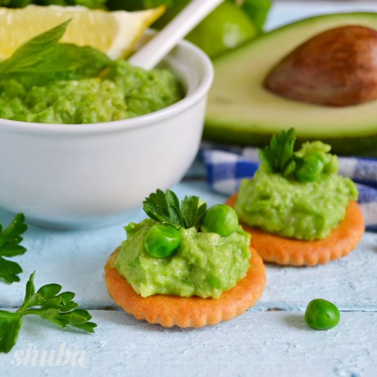 Домашние крекеры с помидорами и базиликом