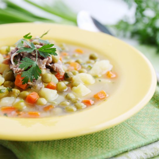 Суп з молодим горошком