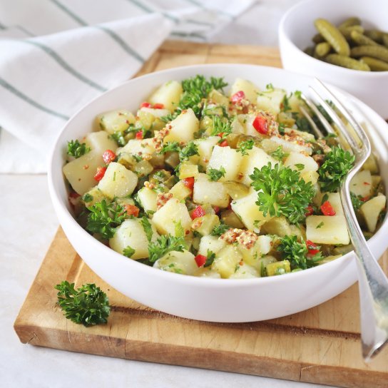 Німецький картопляний салат з огірками