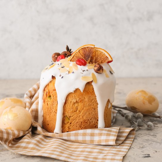 Паска з медом і цукатами