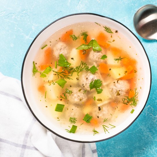 Дитячий суп з рибними фрикадельками
