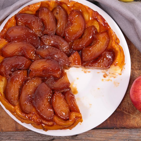 Тарт татен з яблуками та горіхами