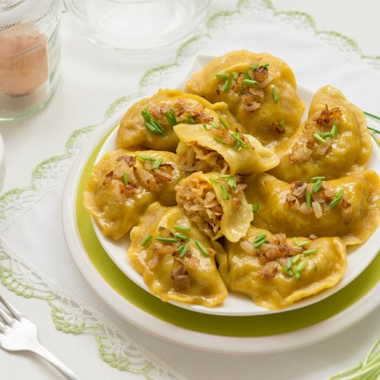 Вареники із заварного тіста з квашеною капустою