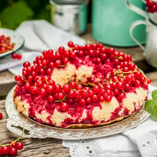 Пиріг з порічками та чорносливом