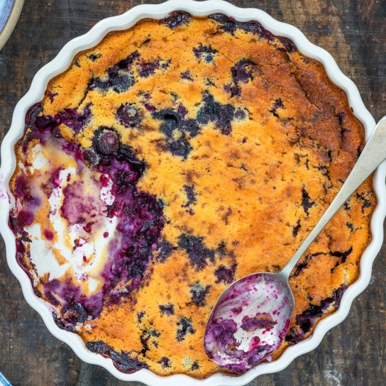 Клафуті з жимолостю