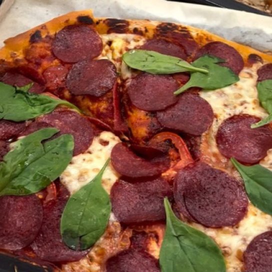 Домашня піца з ковбасою