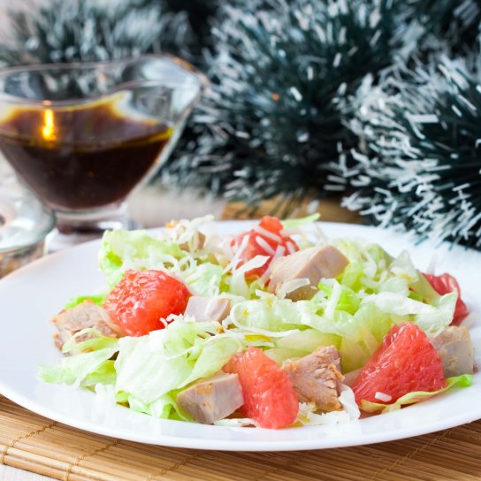 Салат з грейпфрутом та індичкою: рецепт
