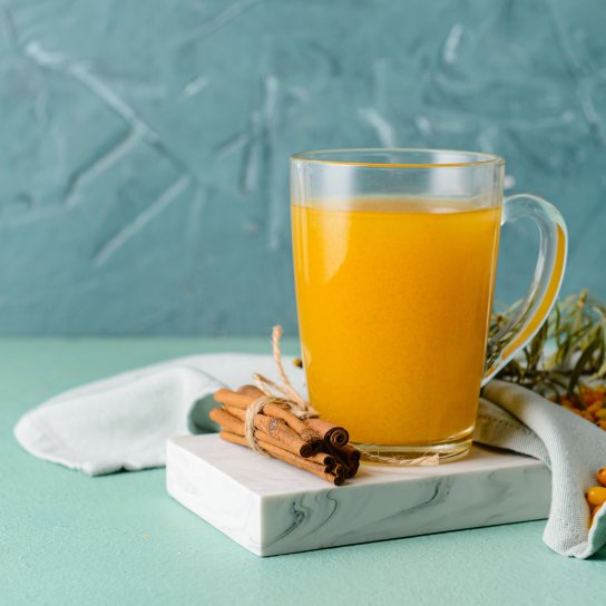 Чай з обліпихи з корицею та медом