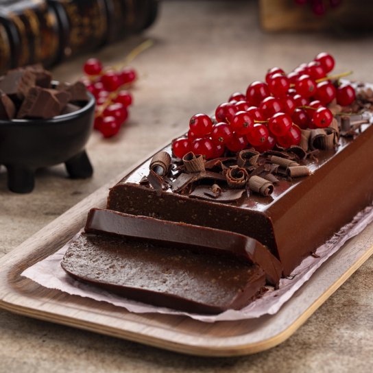 Шоколадно-грушевий торт без випікання