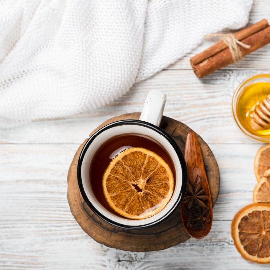 Гарячий чай з апельсином