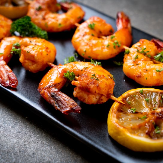 Креветки на шпажках