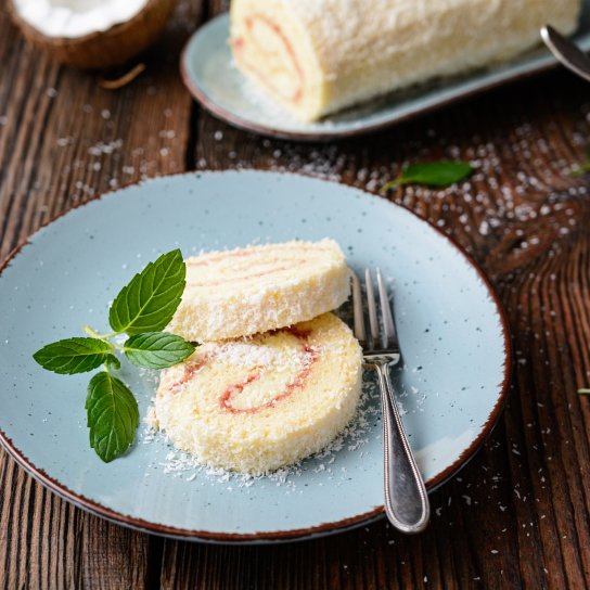 Рулет з нектарином і кокосом