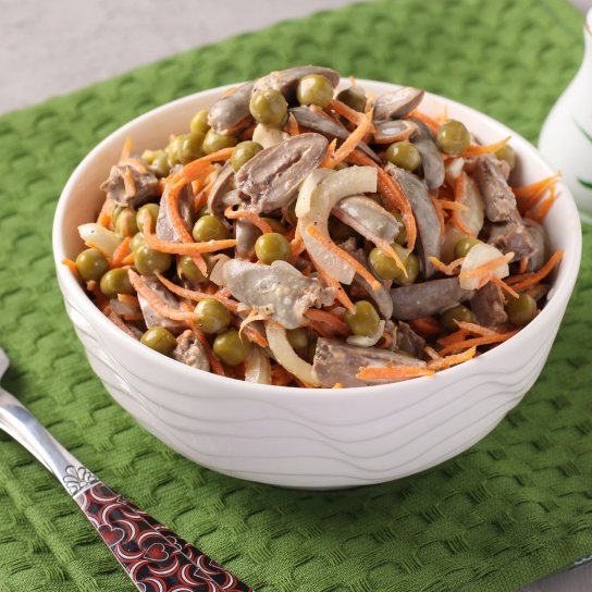 Салат с куриными сердечками — рецепт