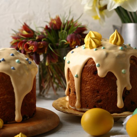 Шоколадна паска з горіхами та цукатами