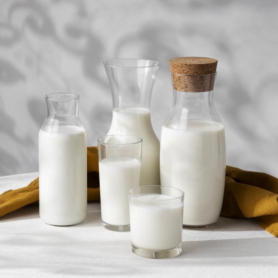 Чи можна пити молоко натщесерце