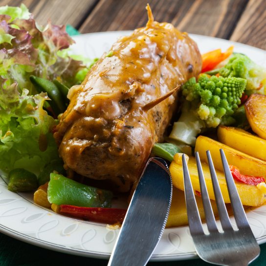 Мʼясні рулетики з картполею і овочів