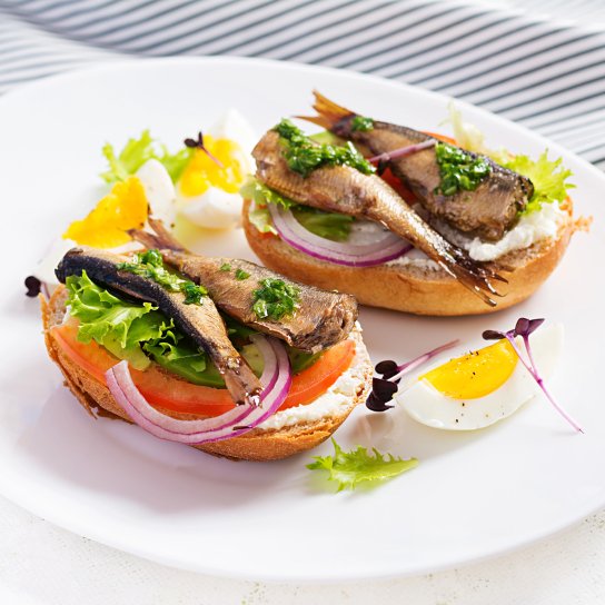 Бутерброди зі шпротами