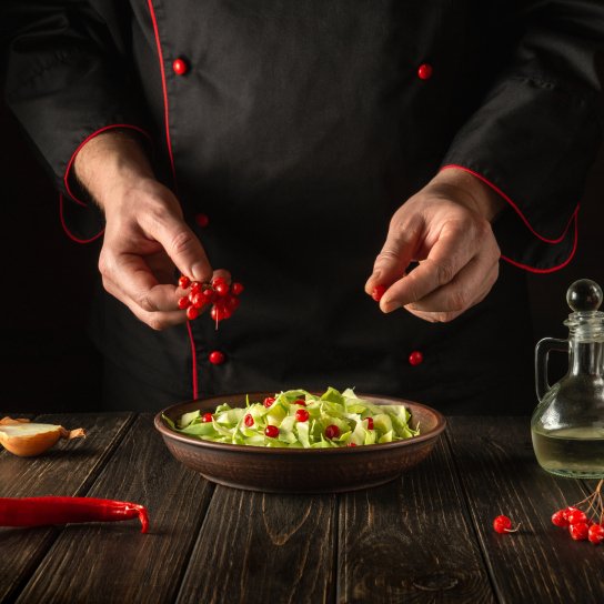 Салат з тунцем і калиною