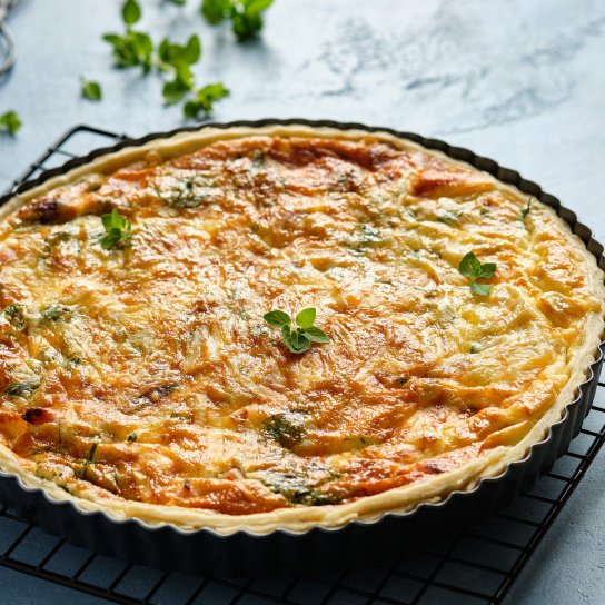 Тарт із шинкою, сиром і яйцями