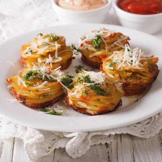 Вкусные закуски из картофеля на Новый год, от которых гости будут в восторге