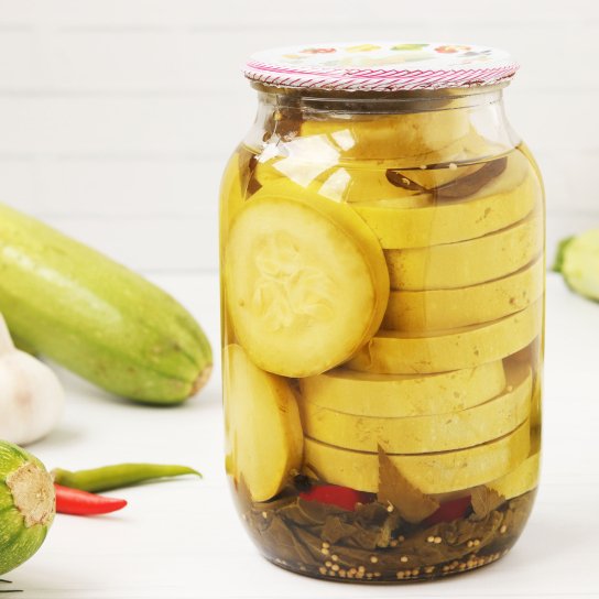 Пікантні кабачки з чилі на зиму