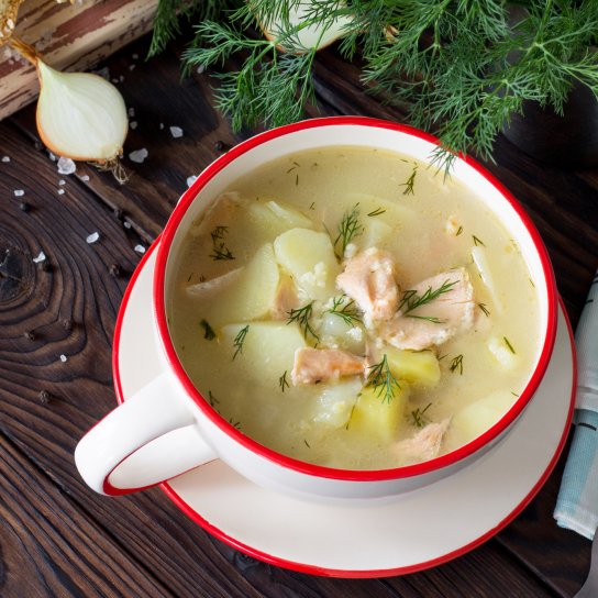 Суп з червоною рибою