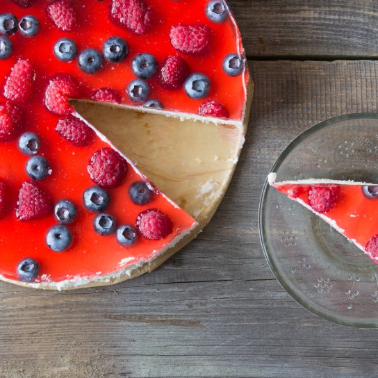 Дієтичний торт з ягодами без цукру