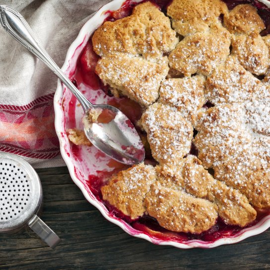 Коблер зі сливами