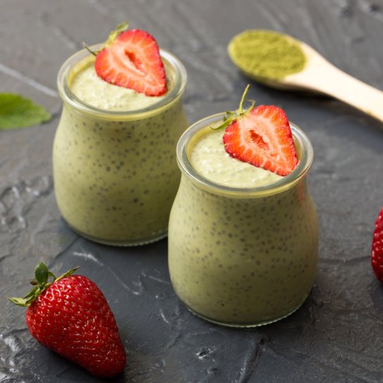 Нічний чіа-пудинг з матчею