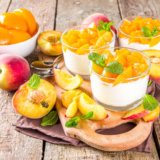 трайфл з персиками