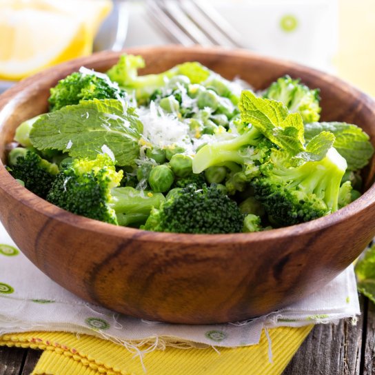 Легкий салат з броколі