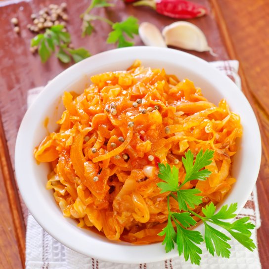 Тушкована капуста по-сицилійськи з вином