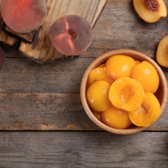 Консервовані і свіжі персики