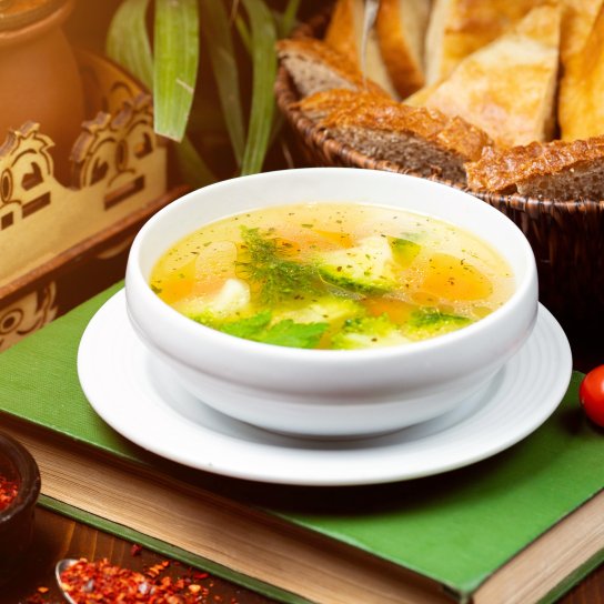 Курячий суп з локшиною і броколі рецепт