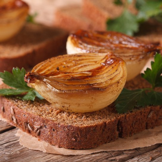 запечена цибуля