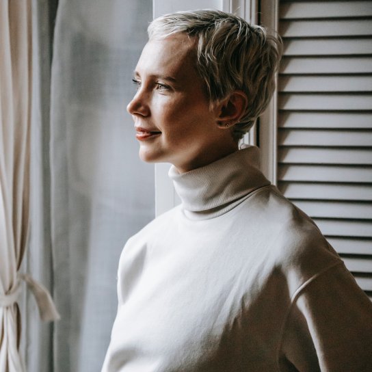 Старша жінка