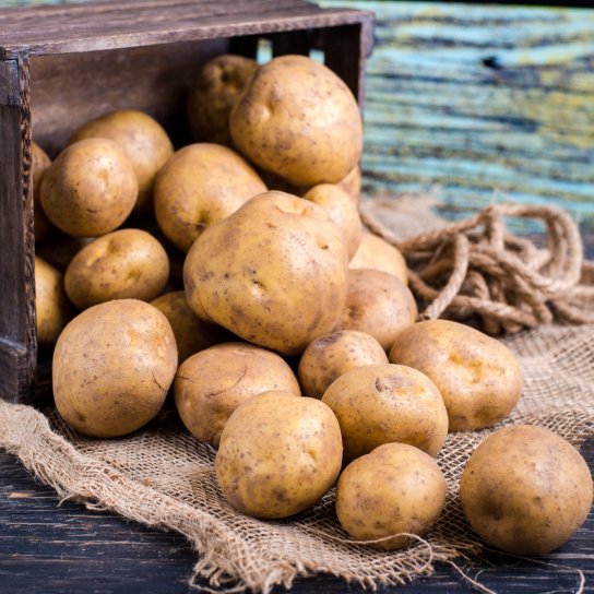 Картопля на столі