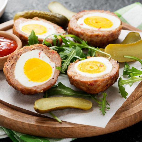 рулет з фаршу і яйця