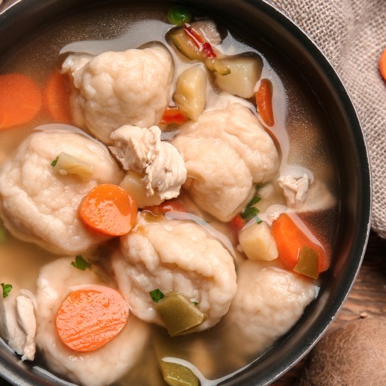 Суп з куркою та галушками