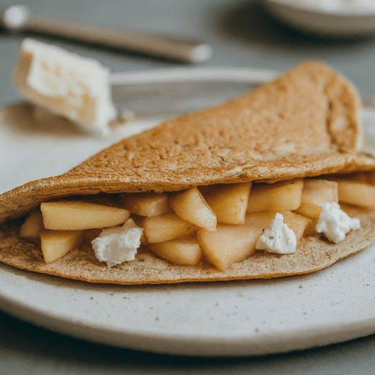 Вівсяний млинець із сиром і яблуками