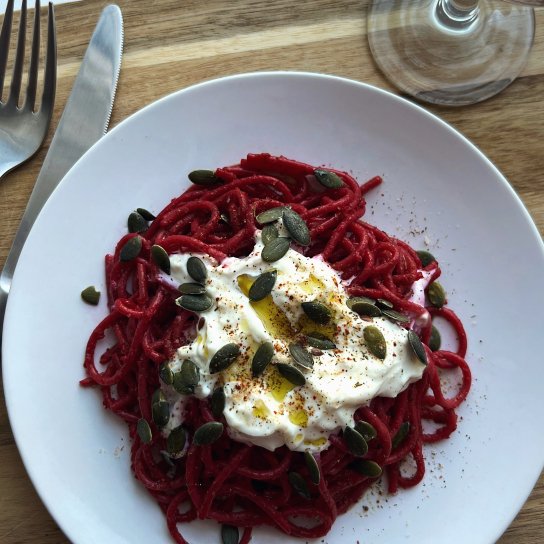 бурякова паста зі страчателою