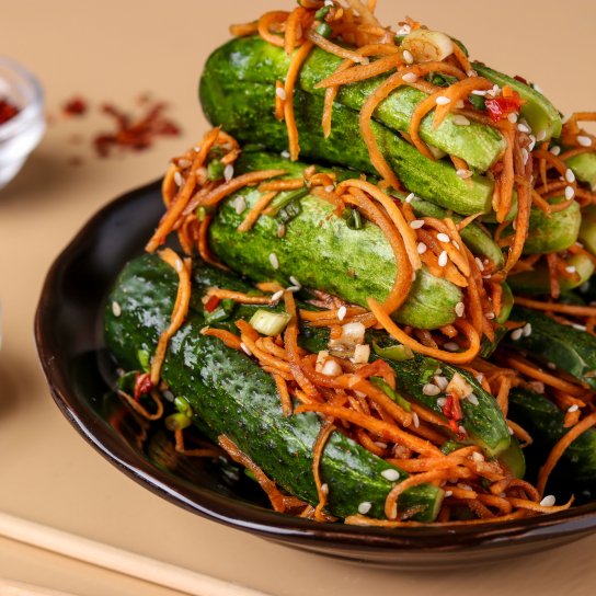 Смажені огірки з морквою