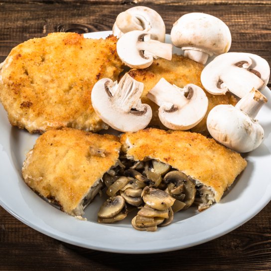 Куряча грудка з грибами