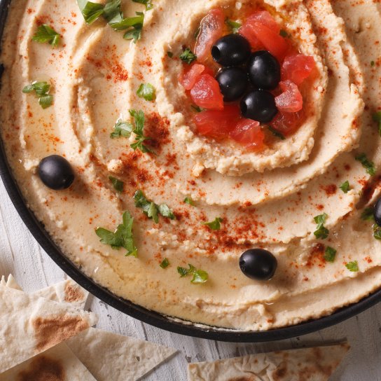 Хумус із квашеними помідорами