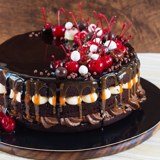 Торт «П’яна вишня»