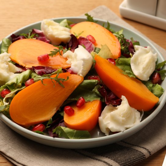 Салат з хурмою і моцарелою - рецепт